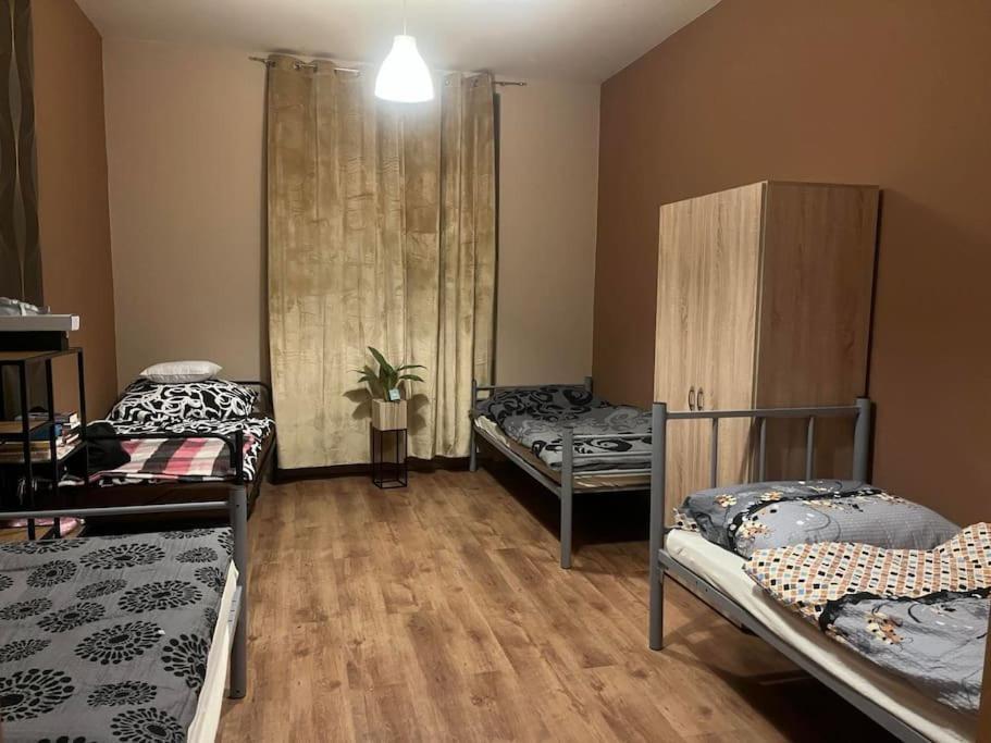 Byt 3+1 S Dvemi Kuchynmi Apartmán Praha